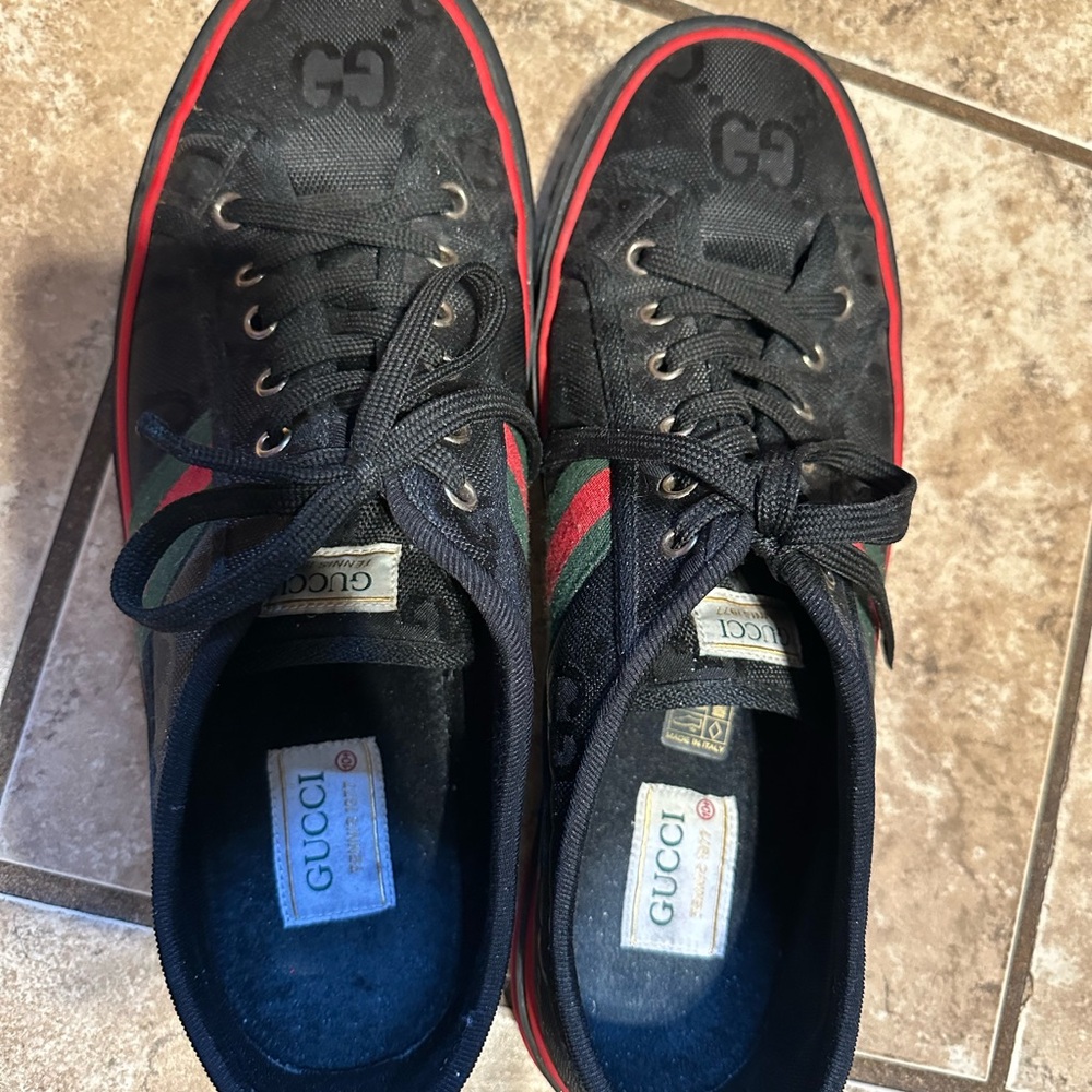 Gucci Men's Black Sneakers with Red Trim